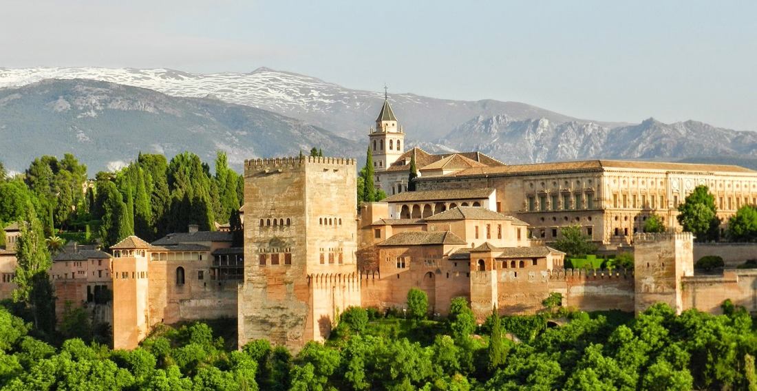 <p>Prima colazione. In mattinata visita guidata della citt&agrave;, visiteremo la Cappella Reale, con il sepolcro scultoreo dei Rei Cattolici,&nbsp;capolavoro del Rinascimento in Spagna. Visiteremo la Certosa con la sua suntuosa decorazione barocca. Proseguiremo verso una zona che permette di ammirare dall&rsquo;esterno l&rsquo;Alhambra per una intensa spiegazione di questo bel monumento e della sua importanza storica:&nbsp;una volta palazzo reale e fortezza dei re Naziridi, testimone&nbsp;dello splendore del periodo medievale musulmano della citt&agrave; (la visita terminer&agrave; al massimo alle ore 13). Pomeriggio libero (chi acquister&agrave; il biglietto d&rsquo;ingresso potr&agrave; visitare l&rsquo;Alhambra individualmente, senza guida,&nbsp;sono disponibili audioguide in italiano). Pernottamento</p>