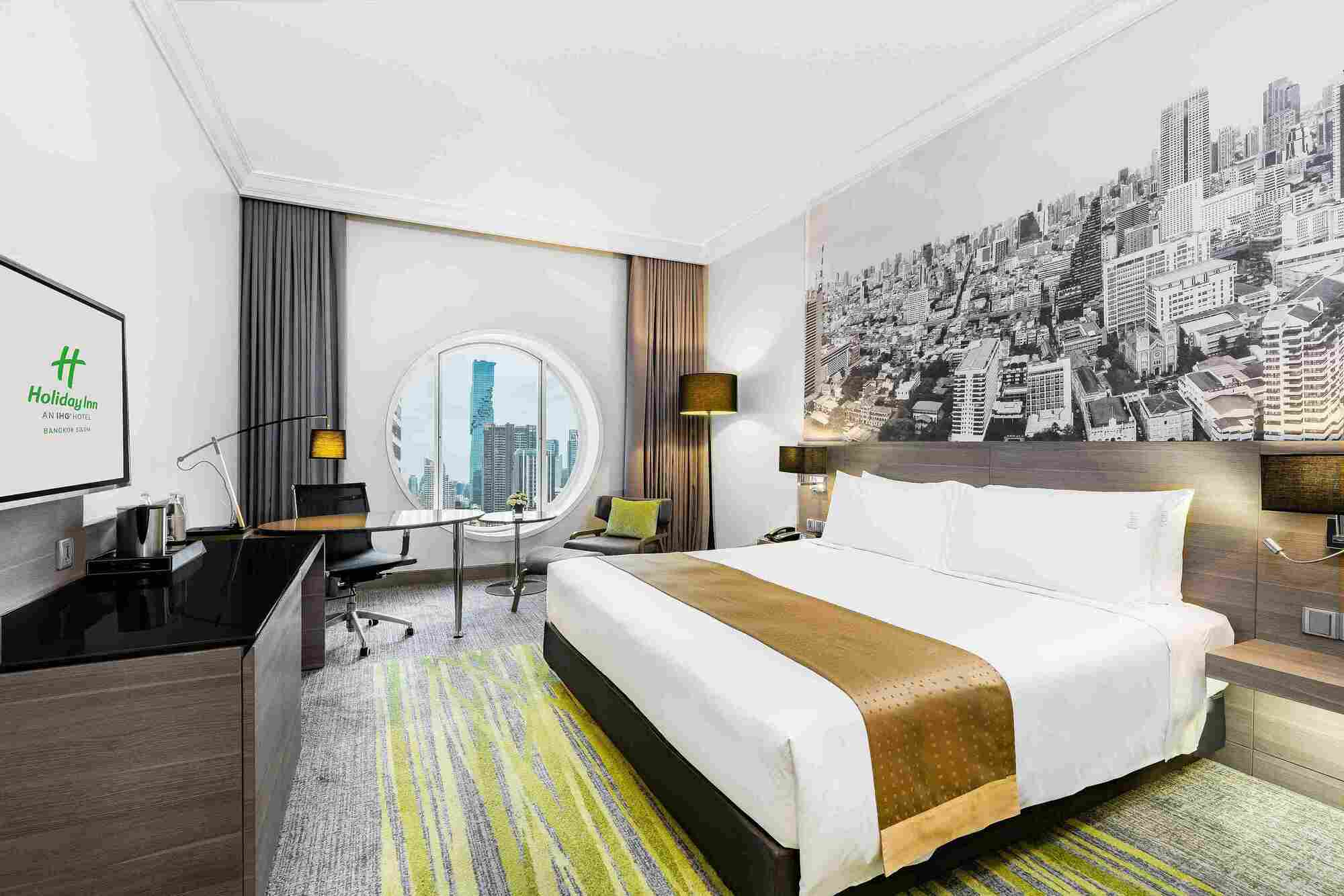 Holiday Inn Bangkok Silom