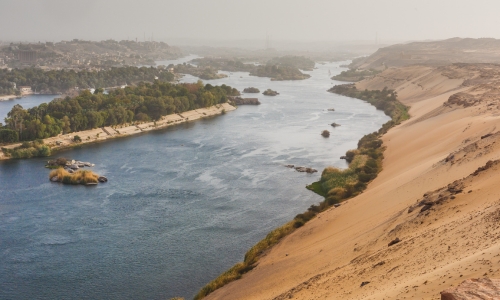 <p>Colazione a bordo e trasferimento per la visita al magnifico Tempio di Horus a Edfu, uno dei meglio conservati d&rsquo;Egitto.<br />
Rientro sulla motonave e navigazione verso Kom Ombo. Dopo il pranzo, visita agli affascinanti templi gemelli dedicati a Sobek, il dio coccodrillo, e a Haroeris.<br />
Proseguimento della navigazione verso Aswan. Cena e pernottamento a bordo.</p>

<p><em>&nbsp;&nbsp;&nbsp; **** c/o il Bar della Motanova al termine della cena si potr&agrave; partecipare alla festa chiamata Galabya Party&rdquo;****</em></p>