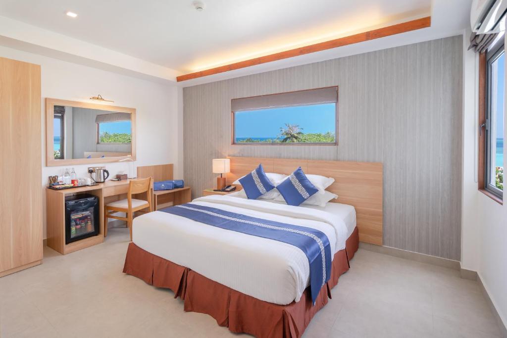 AYALA OCEAN VIEW 3*