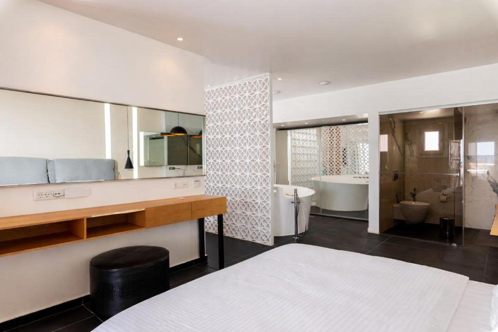 Mykonos Kosmoplatz Beach Resort